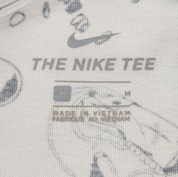 Nike Men's White & Black Character Graphic Tee Shirt Baggy 100% Cotton, sz MD - Picture 2 of 12